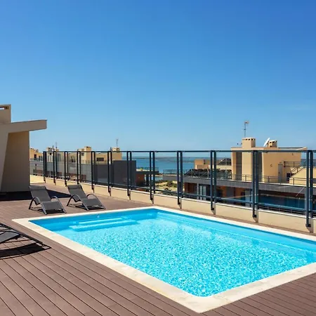 Privilege Benet With Rooftop Pool, Village Marina -