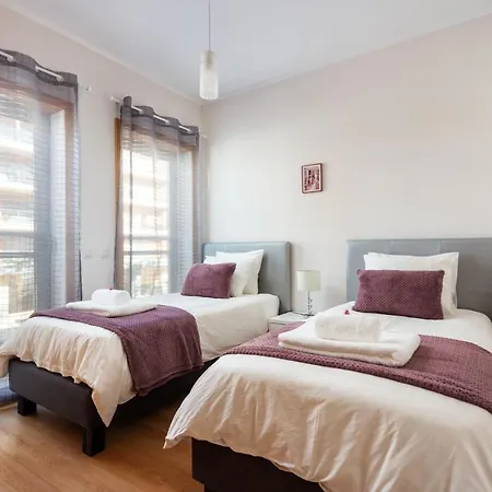 Apartment Privilege Benet With Rooftop Pool, Village Marina - *