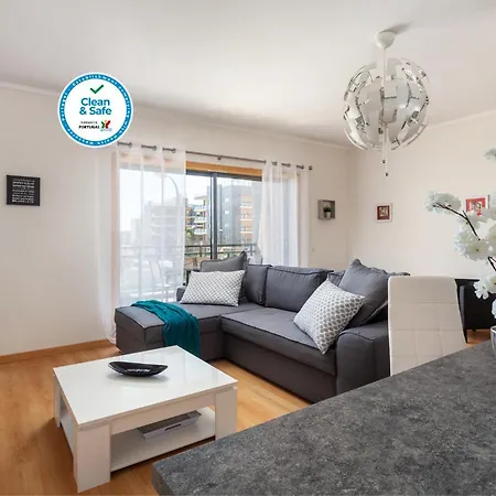 Apartment Privilege Benet With Rooftop Pool, Village Marina - Olhao