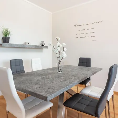 Privilege Benet With Rooftop Pool, Village Marina - Apartman